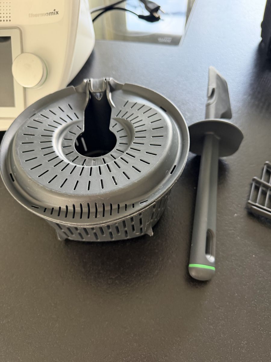 Thermomix Küchengeräte: Thermomix TM6 – Neu (gemäss Beschreibung) aus Hausen AG von SF3011 1