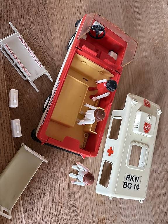Giocattoli: Playmobil Krankenwagen  – Usato da Schüpfheim venduto da pepper03 2