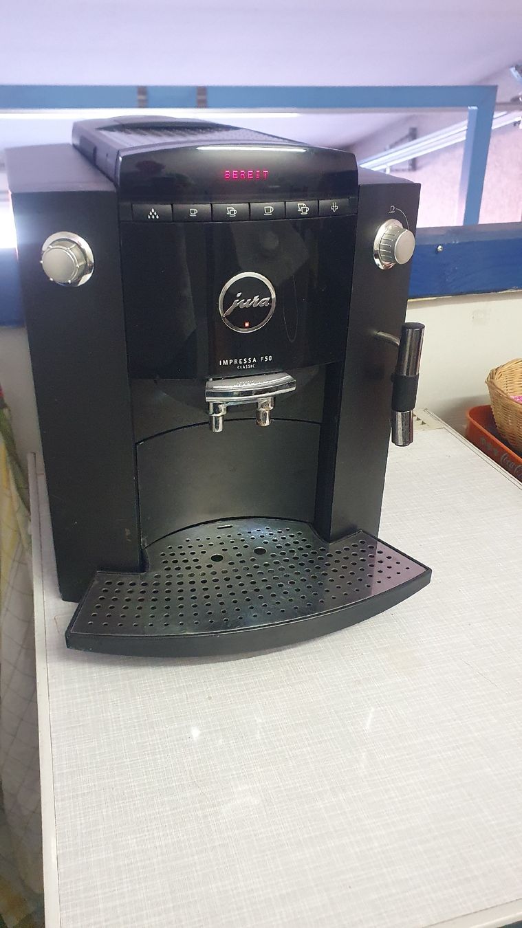 Jura Macchine per caffè & Macchine per espresso: Kaffemaschine Jura F50 – Usato da Maienfeld venduto da RobofixAG