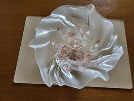 Extravagante Glasschale auf 3 Füsschen,  B32/ H11cm