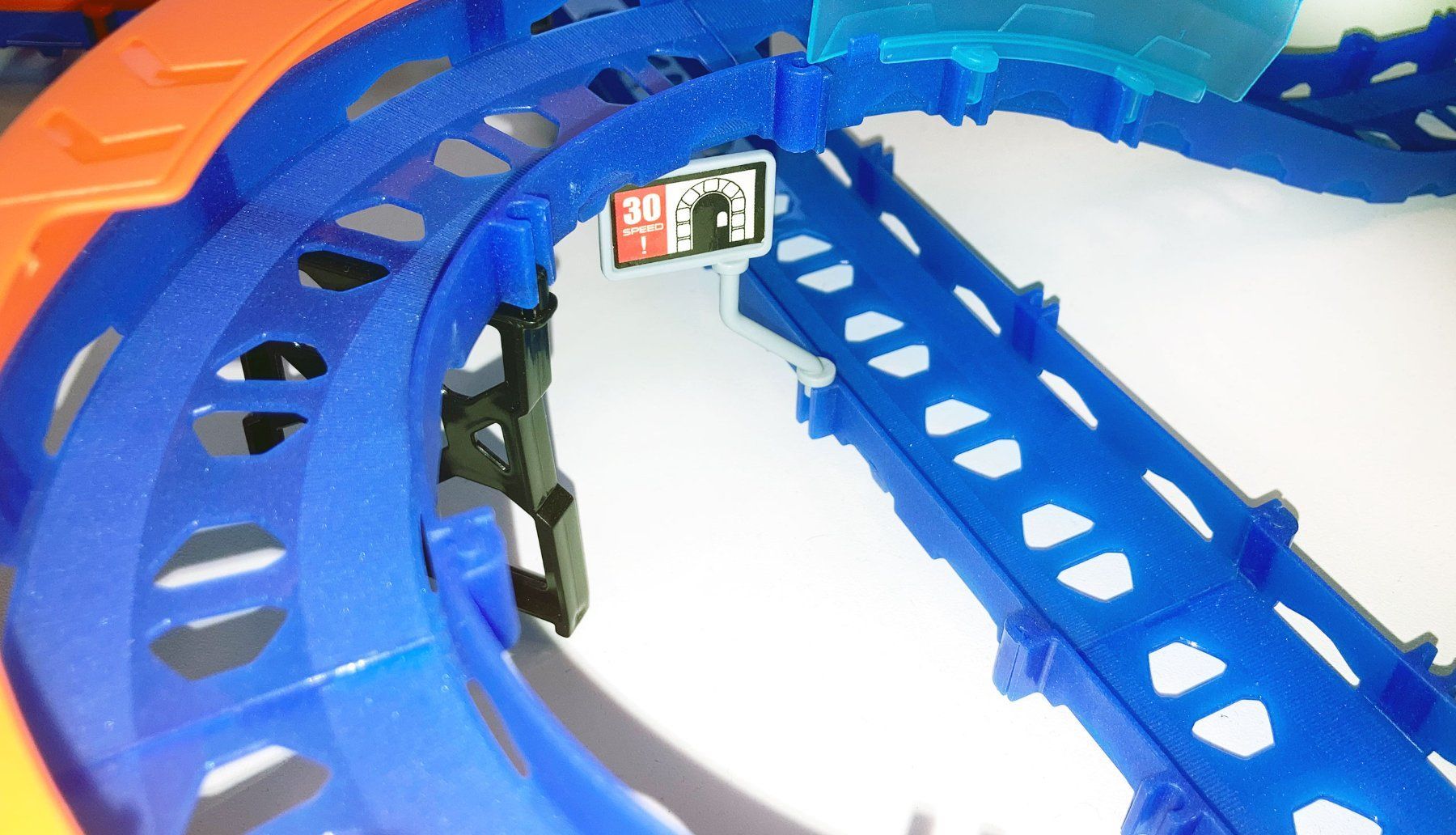 Spielzeuge: RC MAGIC TRAXX GLOW 113-TEILIG – Neu und originalverpackt aus Walenstadt von Trend-24 2
