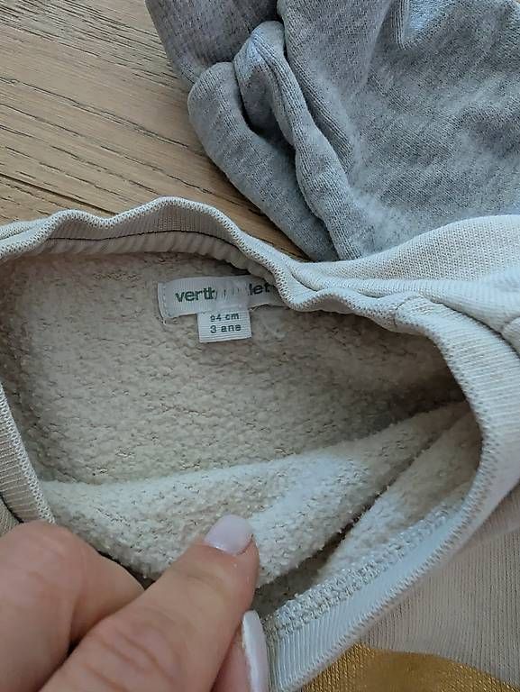 Maglioni & Felpe: 2 pulls Verbaudet Taille 3 ans – Usato da Chêne-Bourg venduto da Cam1201 1