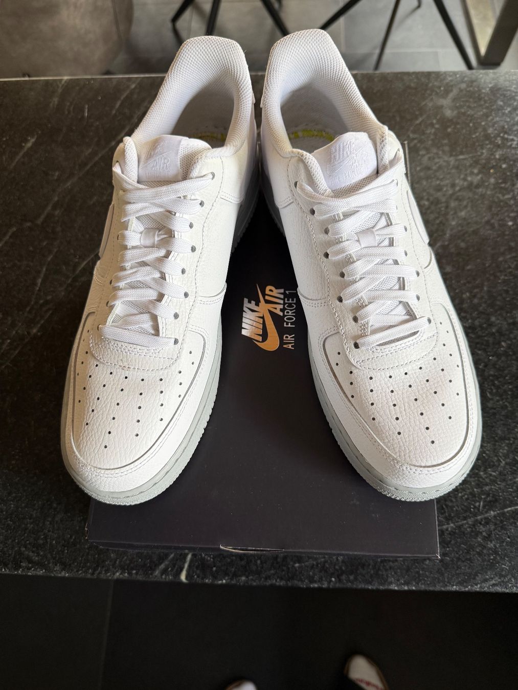 Nike Scarpe da uomo: Nike Air Force 1 – Nuovo (secondo la descrizione) da Wilderswil venduto da c-clan