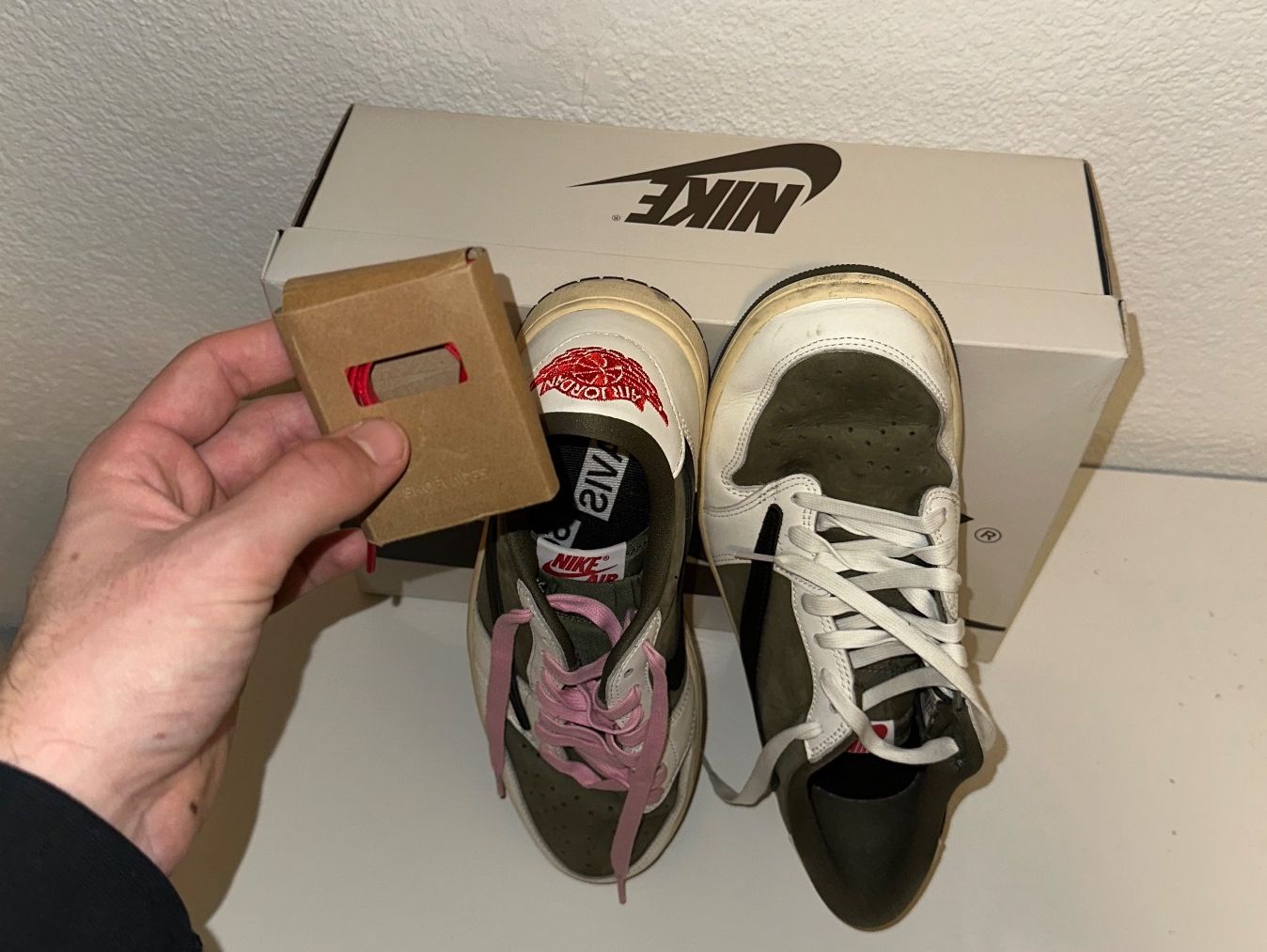 Nike Herrenschuhe: Jordan 1 Retro Low Travis Scott Reverse Medium Olive – Neu (gemäss Beschreibung) aus St. Gallen von mar_9ffx 2