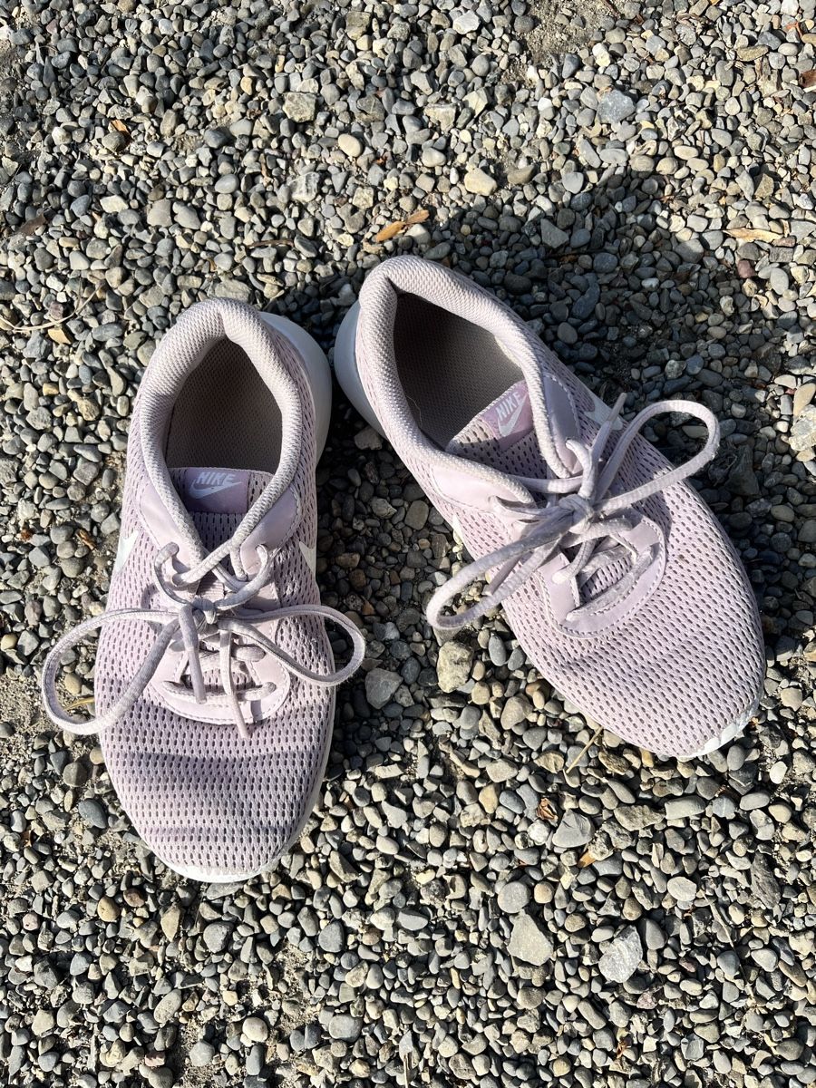 Nike Schuhe für Mädchen: Hallenturnschuhe Nike Grösse 36 – Gebraucht aus Volketswil von knecht78