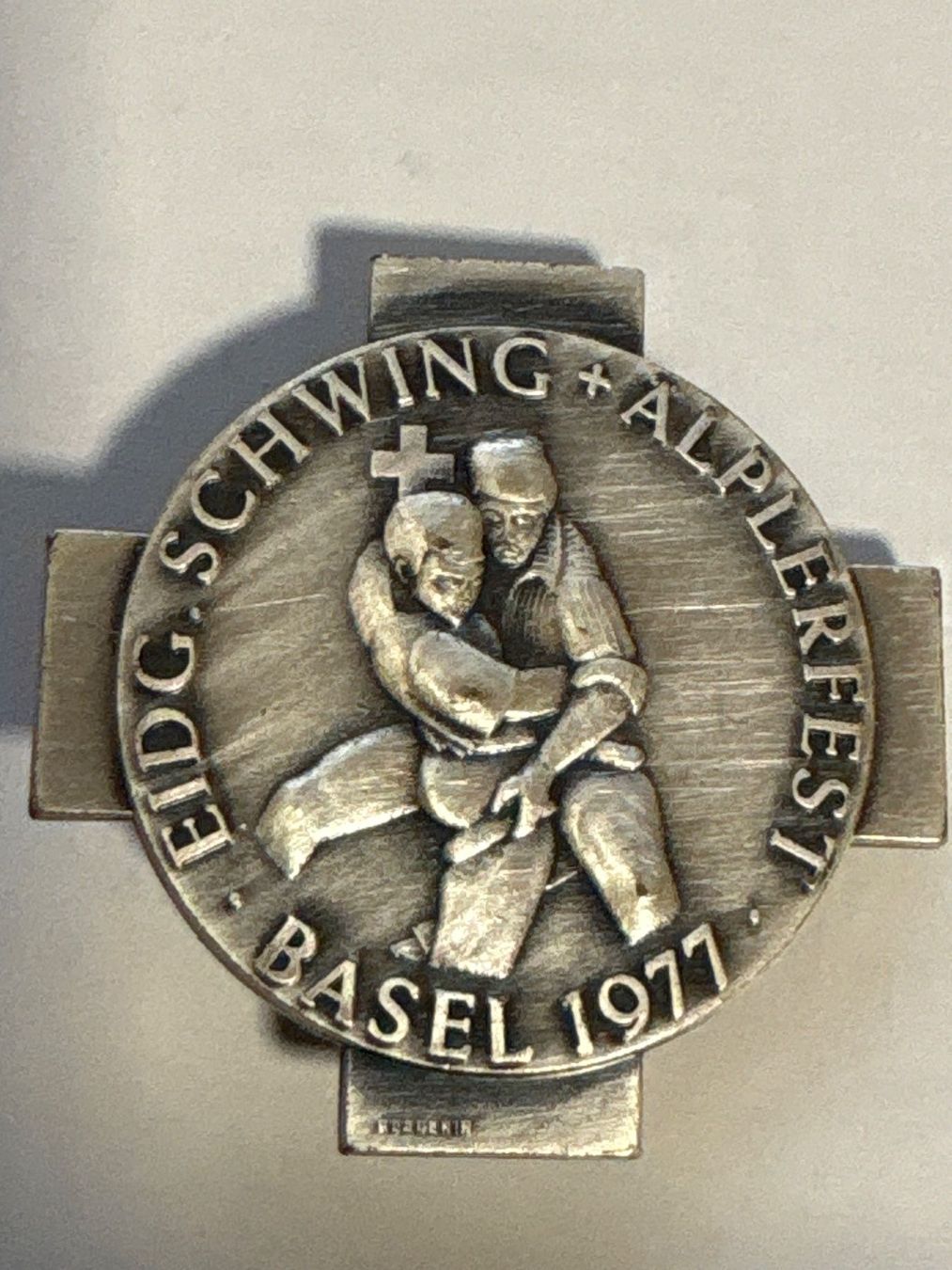 Plaketten & Abzeichen: Eidg. Schwing- und  Aelplerfest Basel 1977 **** – Gebraucht aus Ibach von lisch3