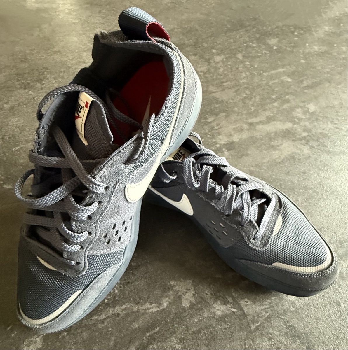 Nike Chaussures hommes: NIKE SNEAKER – D'occasion à Pfungen par glittergirl9