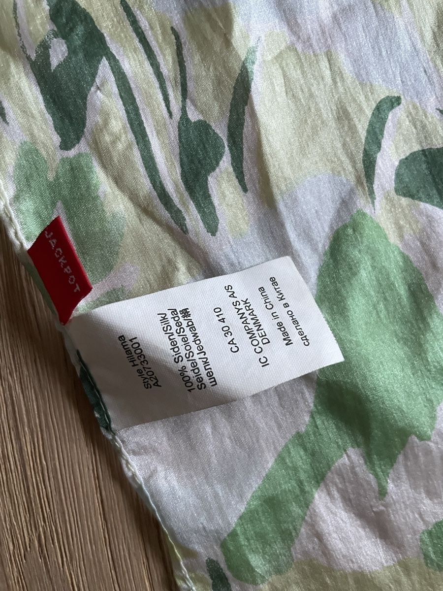 Foulard & Sciarpe: 100% silk scarf with green floral pattern 174cm – Usato da Embrach venduto da lau_2gtp 1