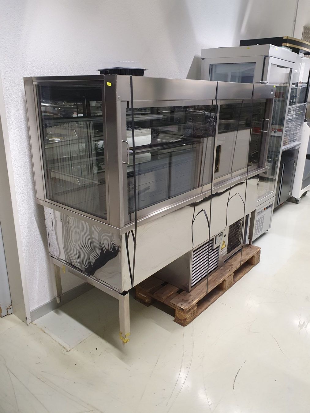 Elettrodomestici da cucina: Gastro Sushi Kühlvitrine – Usato da Niederwangen BE venduto da HasGastrobedarf 1