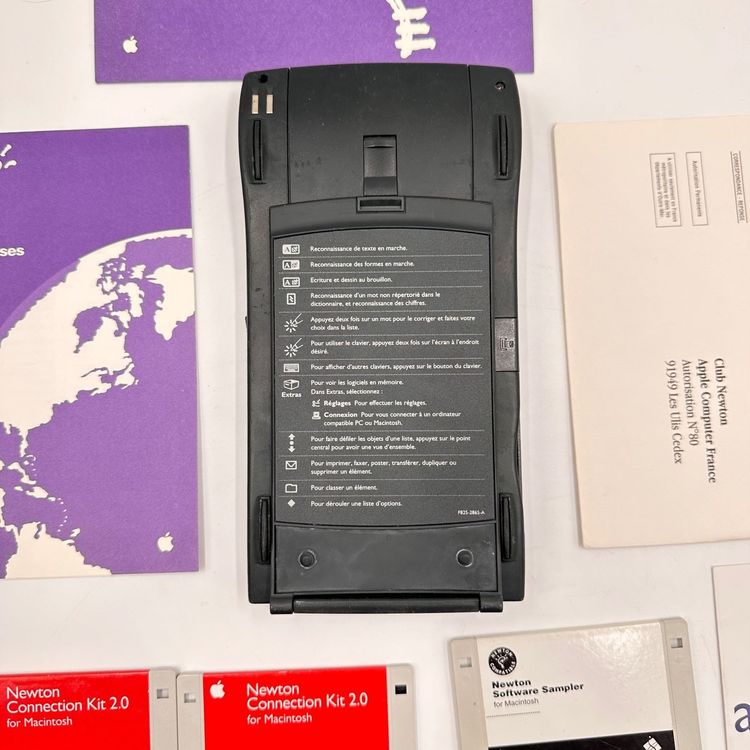 Apple Newton messagepad 110 with papers, VHS, software Kaufen auf Ricardo