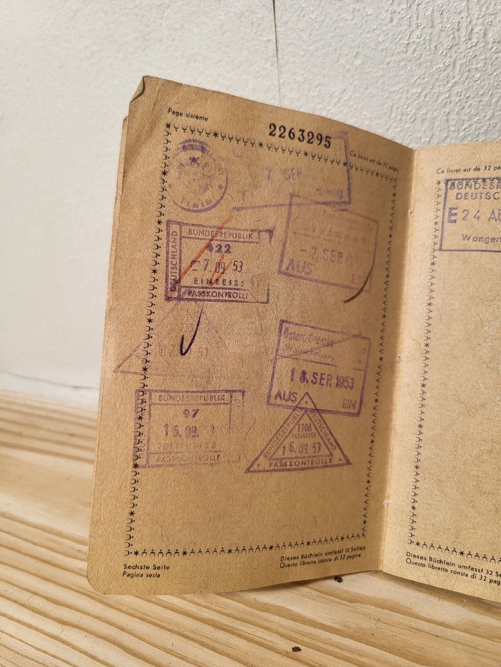 Documenti: Alter Schweizer Pass (1956) mit Geschichte – Usato da Zürich venduto da  5