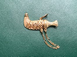 Arabischer Khanjar-Anhänger aus 18 Karat Gelbgold Au 750