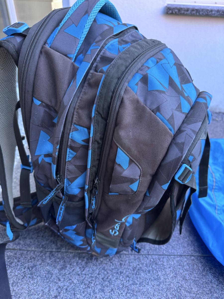 Satch Sacs & sacs à dos: Satch Rucksack blue triangle mit Regenschutz  – D'occasion à Niederbüren par Oetschli 8
