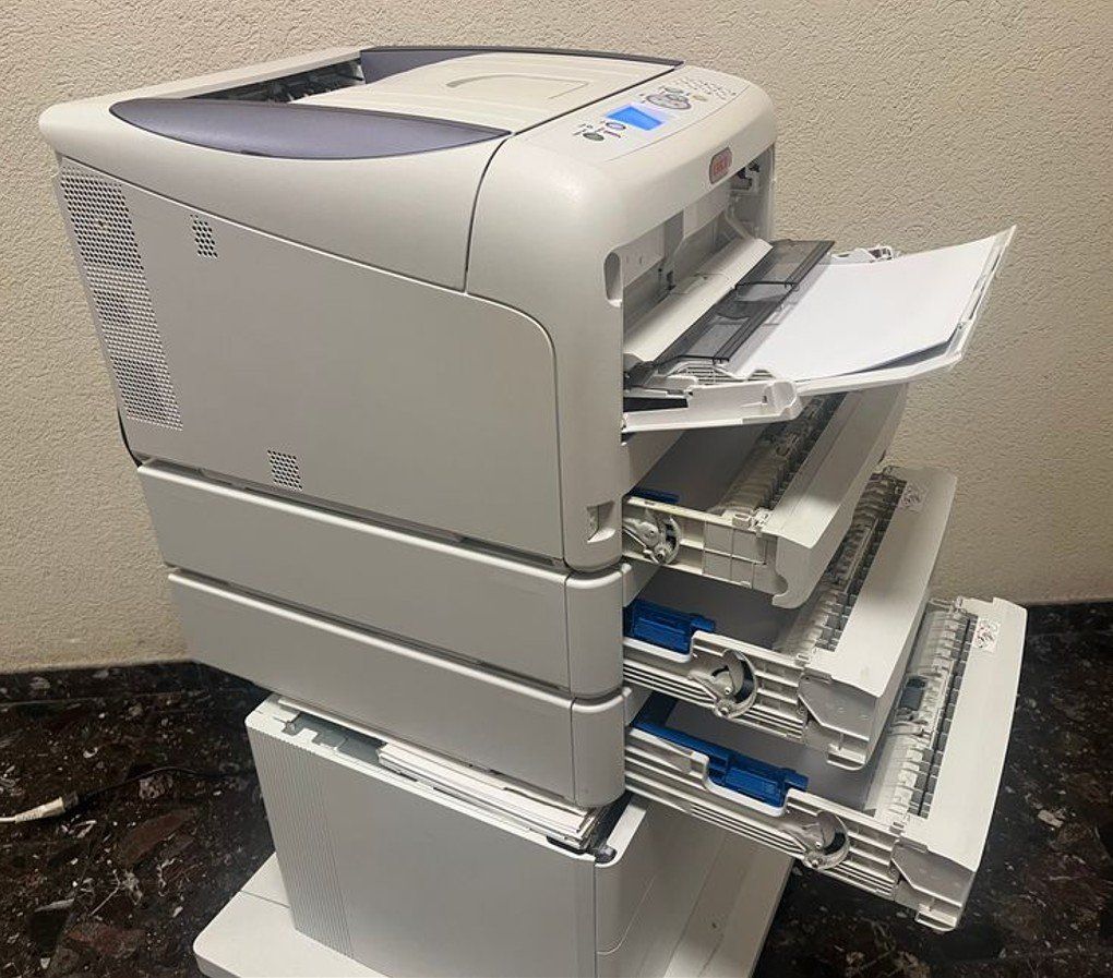 Oki Stampanti: Oki C841dn, A3/A4 Color Duplex / Netzwerk / USB Drucker – Usato da Glattbrugg venduto da copytron 5