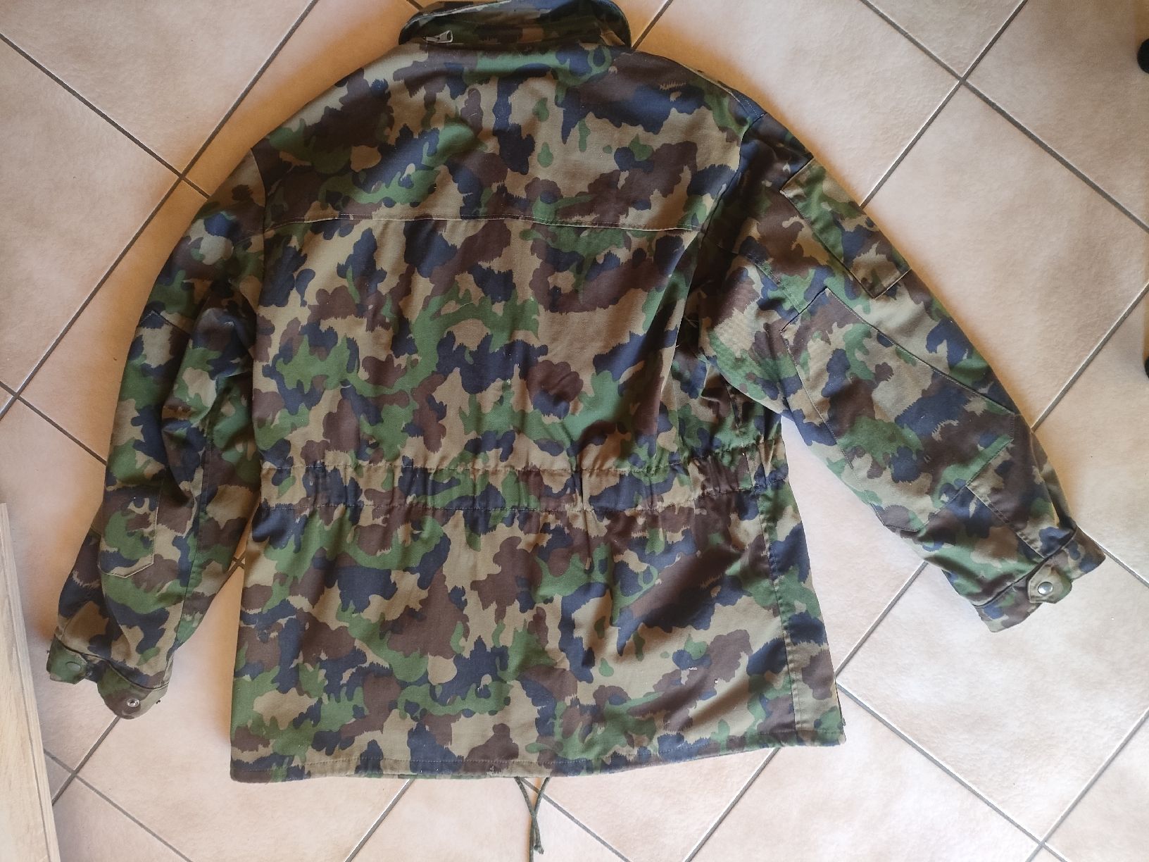 Schweizer Armee Uniformen: Schweizer Armee Militär Tarn Kälteschutz – Gebraucht aus Schwanden Sigrisw von pho_2mc9 2