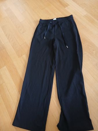 Schwarze weite sommerliche Hose Gr. 34/30 von Cherish Storie