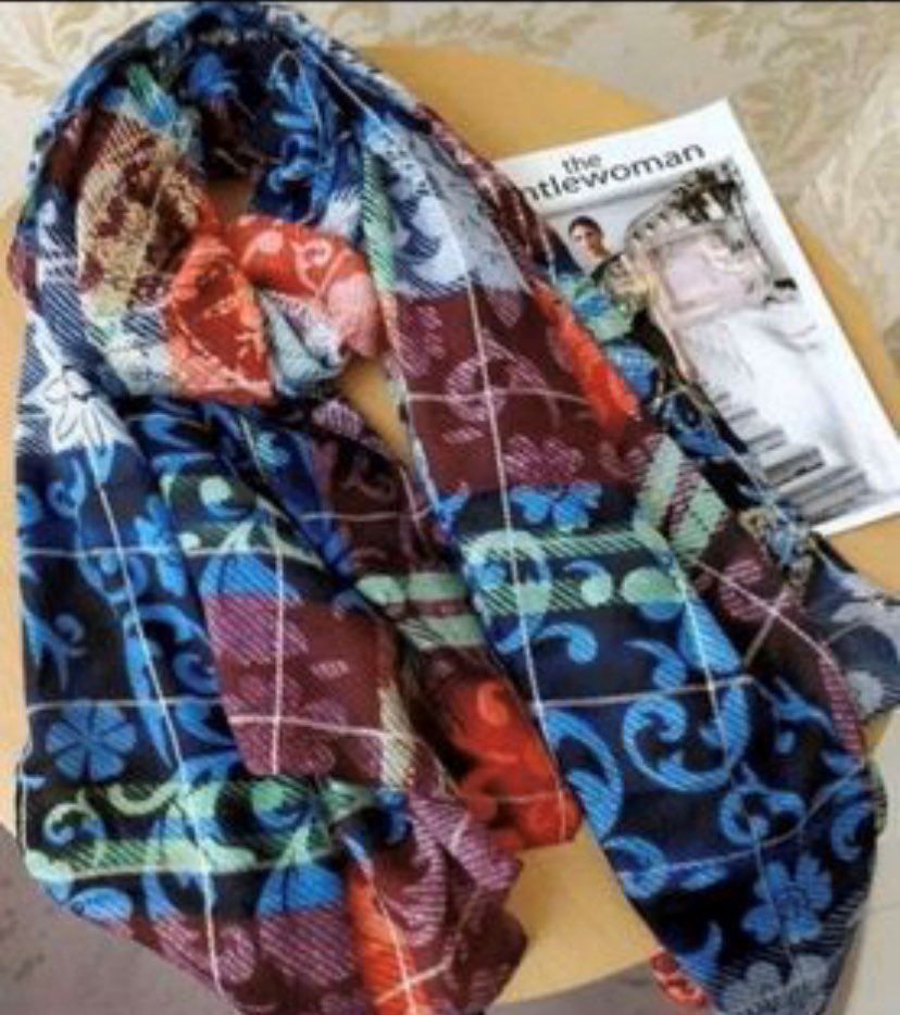 Foulard & Sciarpe: Desigual Schals – Nuovo (secondo la descrizione) da Birmenstorf AG venduto da BMW.M5 5