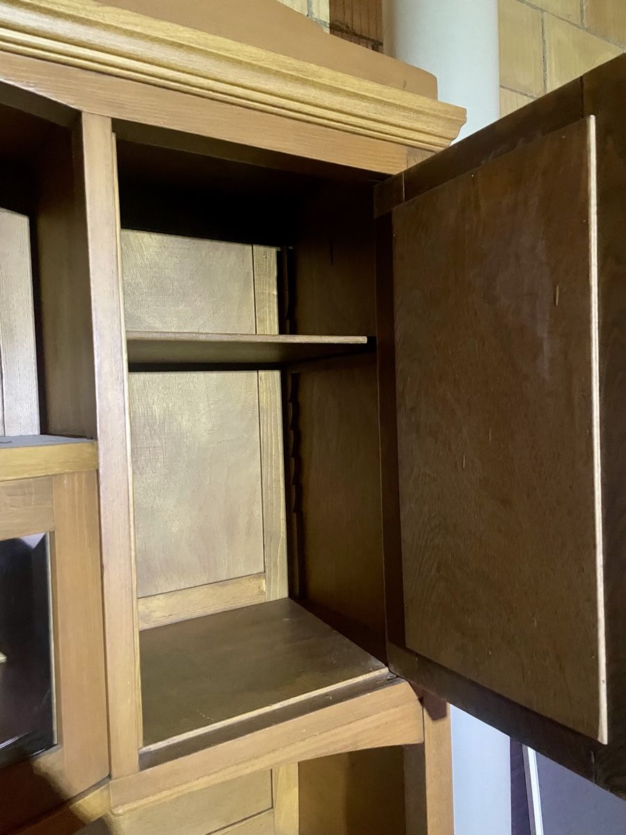 Armadi: Alter antiker Schrank – Usato da Basel venduto da Konix 5