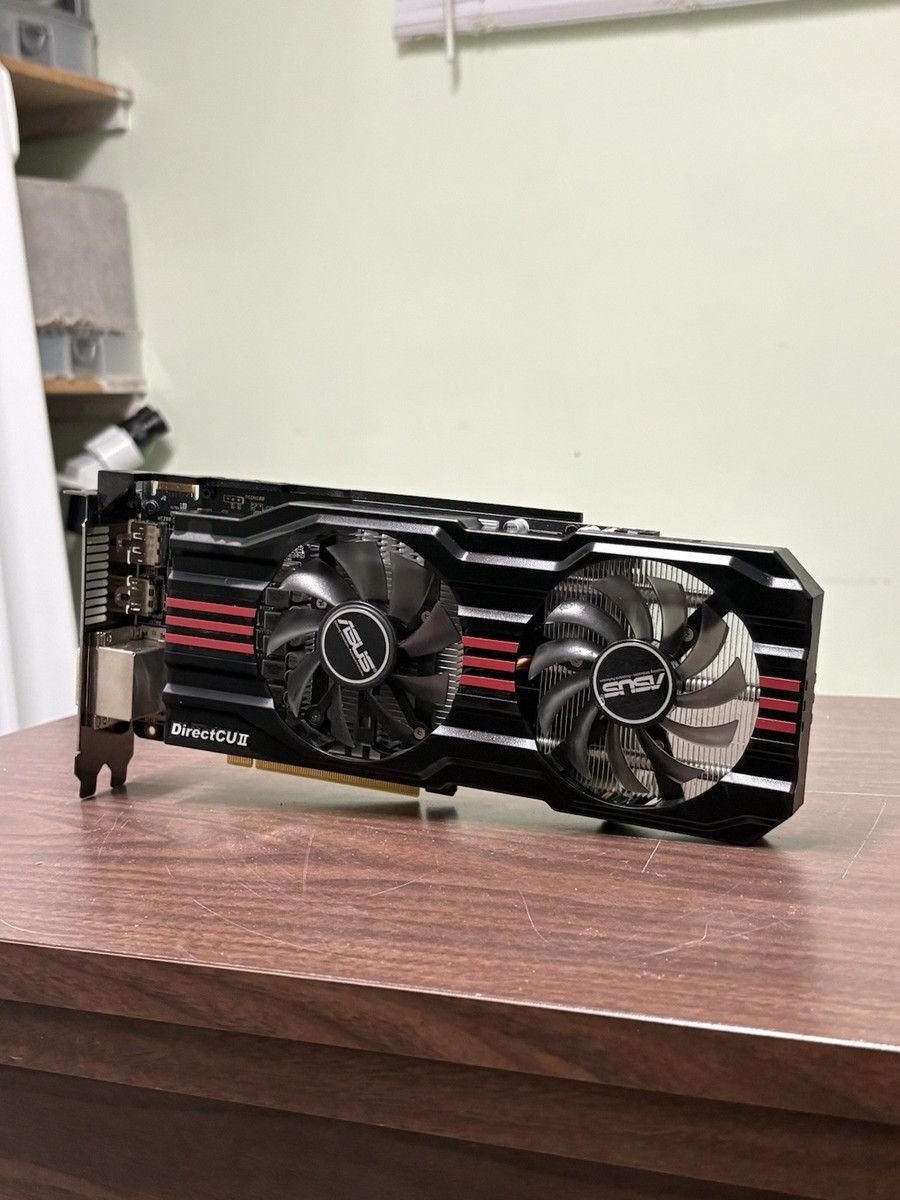 Amd Schede grafiche: Asus Hd7850 2Go – Usato da La Chaux-de-Fonds venduto da Honit.ch 1