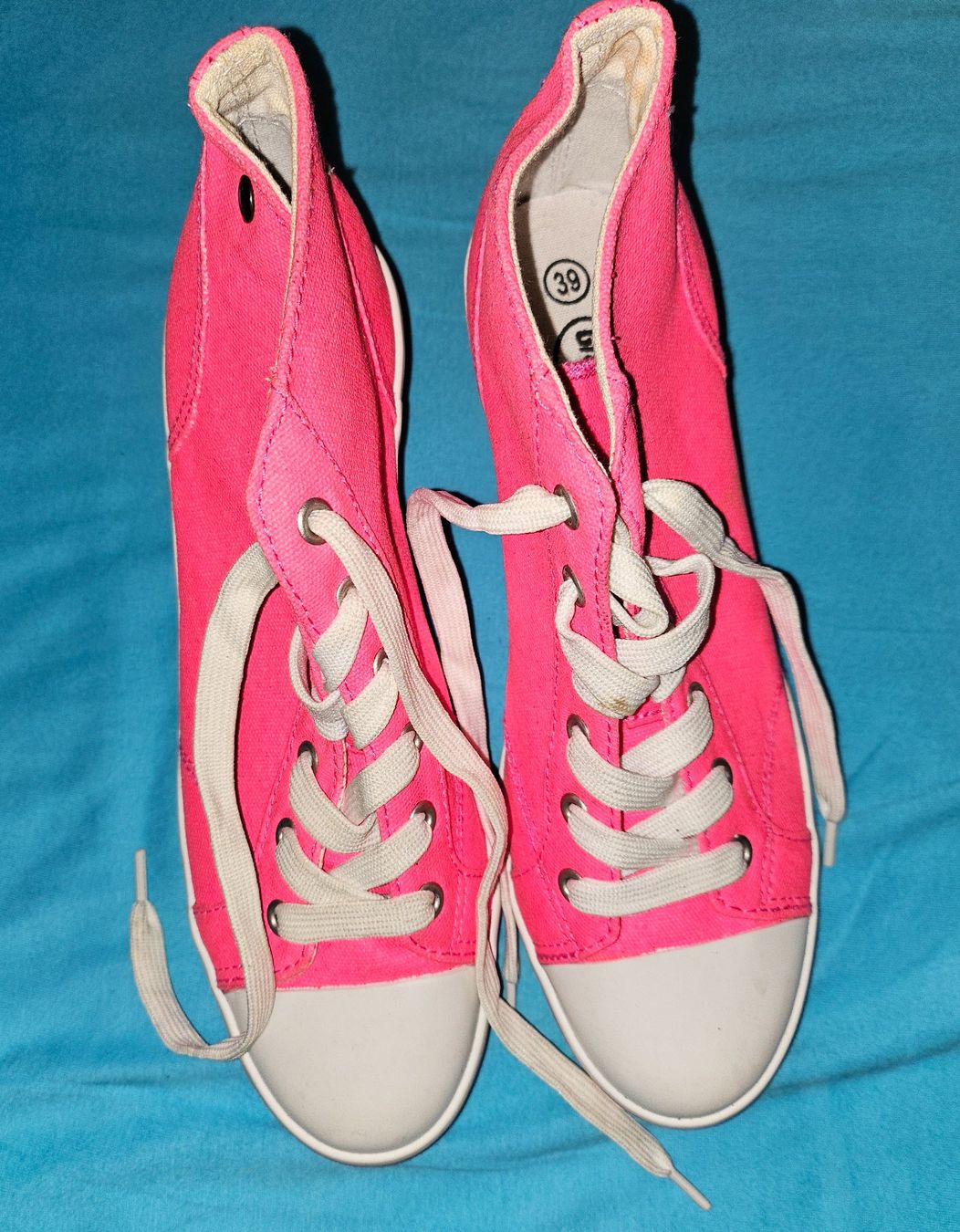 Scarpe da donna: Sneaker Pink mit Absatz – Usato da Thun venduto da Shame