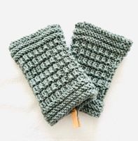 Handgestrickte Pulswärmer / Stulpen, salbeigrün, neu
