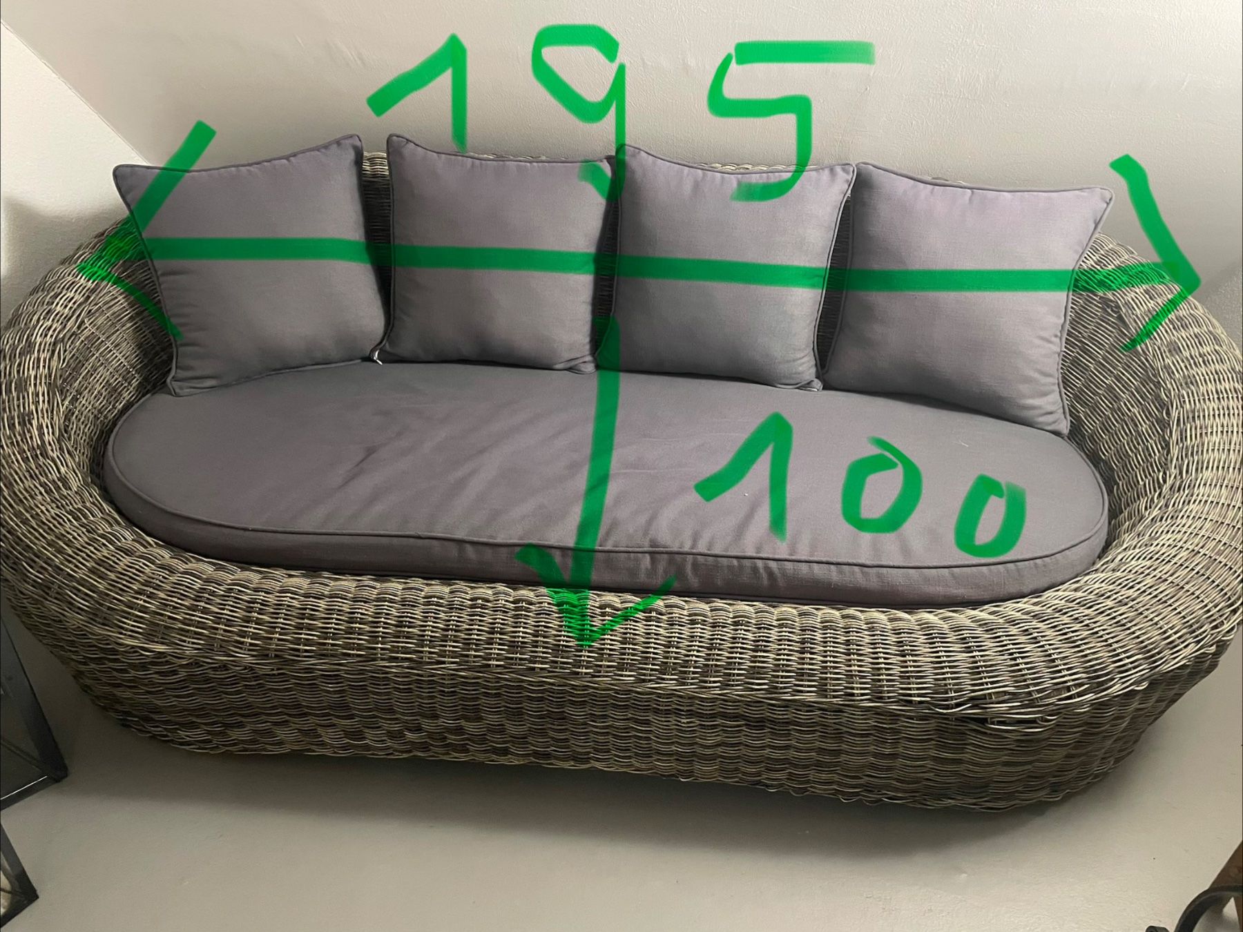 Sofas: Gartenlongue 2er plus runder Tisch – Gebraucht aus Würenlos von Ontrack4