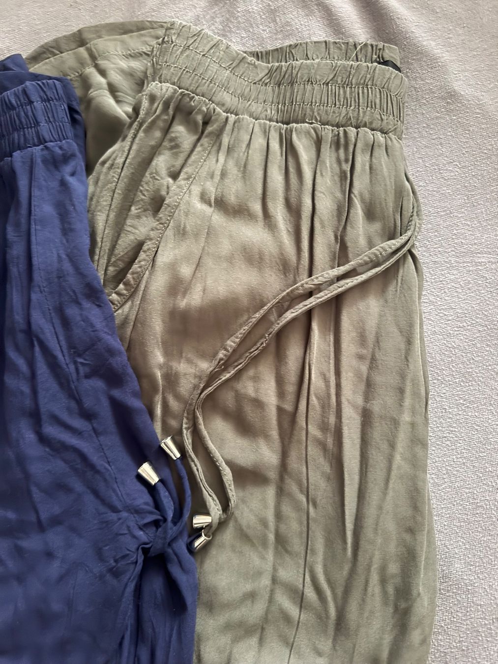 Pantaloni: Luftige Sommer Stoffhose Chicorée Gr. S – Usato da Künten venduto da bel_6wn2 1
