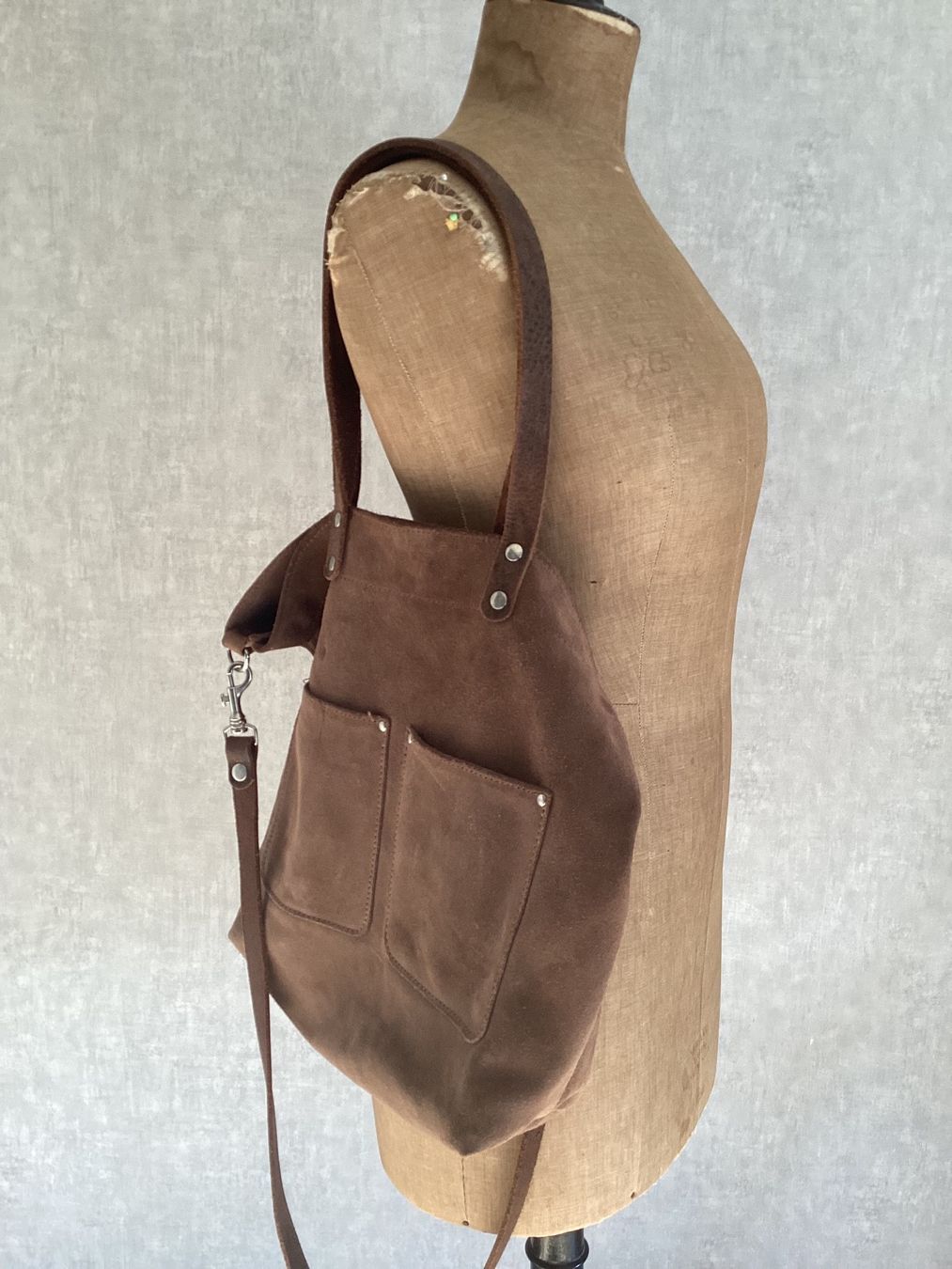 Borse da donna: Sac en bandoulière, en daim, – Usato da Agiez venduto da Beve15 2