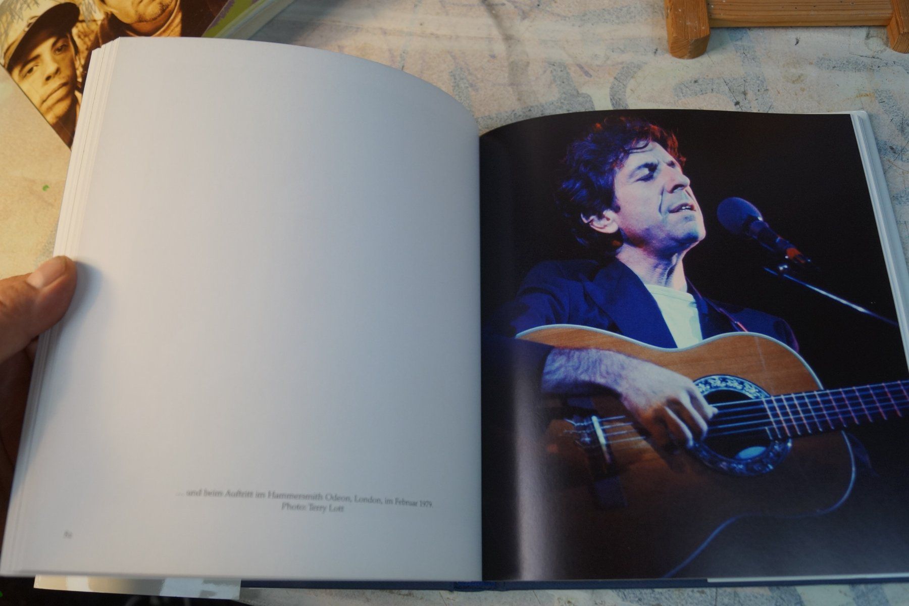 Bücher: Leonard Cohen – Almost Young. Bildbiographie. – Gebraucht aus Härkingen von sammelbecken 2