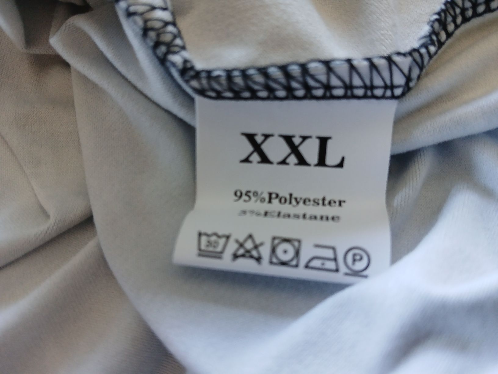 Top: 1 top neuf(Taille xxl) – Nuovo (secondo la descrizione) da Miecourt venduto da Marly1 4