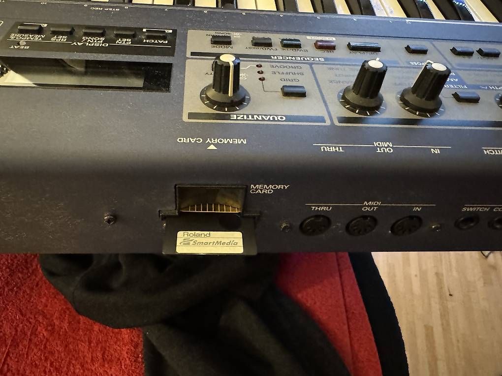 Roland Musikinstrumente: Roland JX-305 – Defekt aus Biel/Bienne von roland808 1