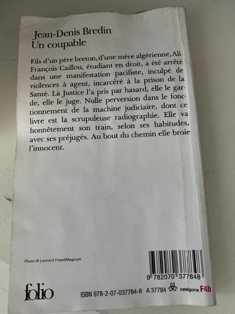 Libri: Buch - „Un coupable“ – Usato da Oberengstringen venduto da yae_r67h 1