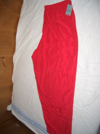 Hosen rot mit Etikett Grösse 50 neu