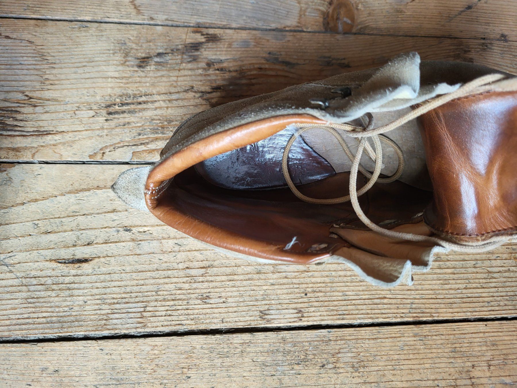 Scarpe da donna: Wanderschuhe – Usato da Flawil venduto da Uncristalized 3