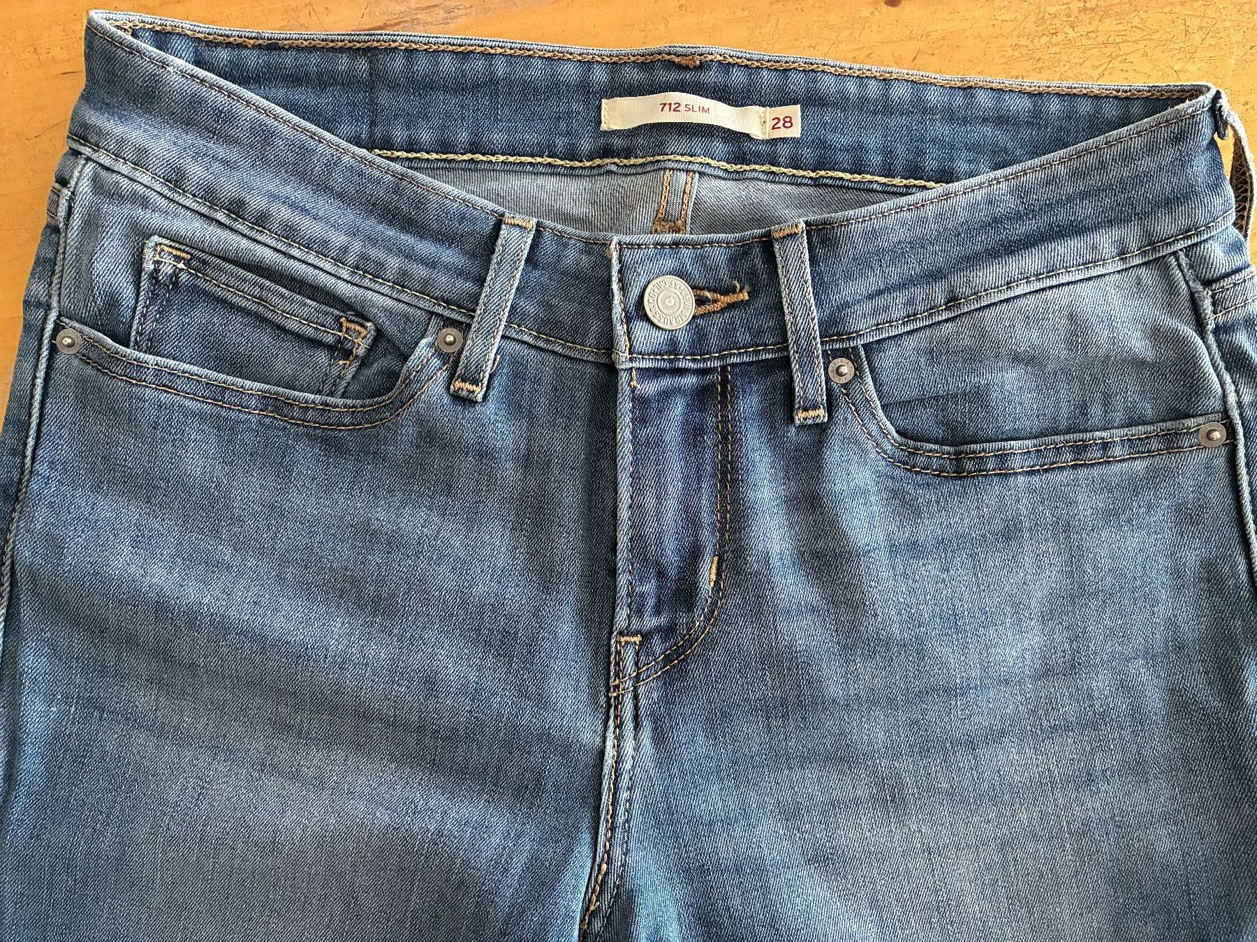 Levi's Jeans: Levi´s Jeans 712 slim W28 – Usato da Schaffhausen venduto da FannyUsedom
