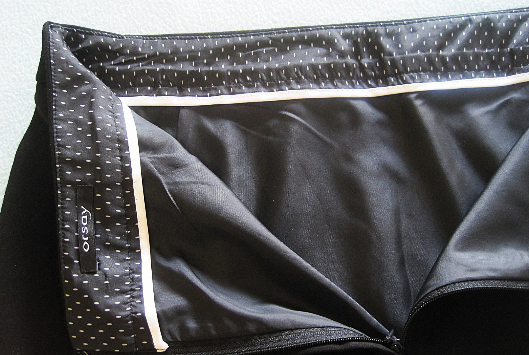 Gonne: Elegantes Set: Bleistiftrock & geripptes Top – Usato da Rickenbach Sulz venduto da Sodeli23 8