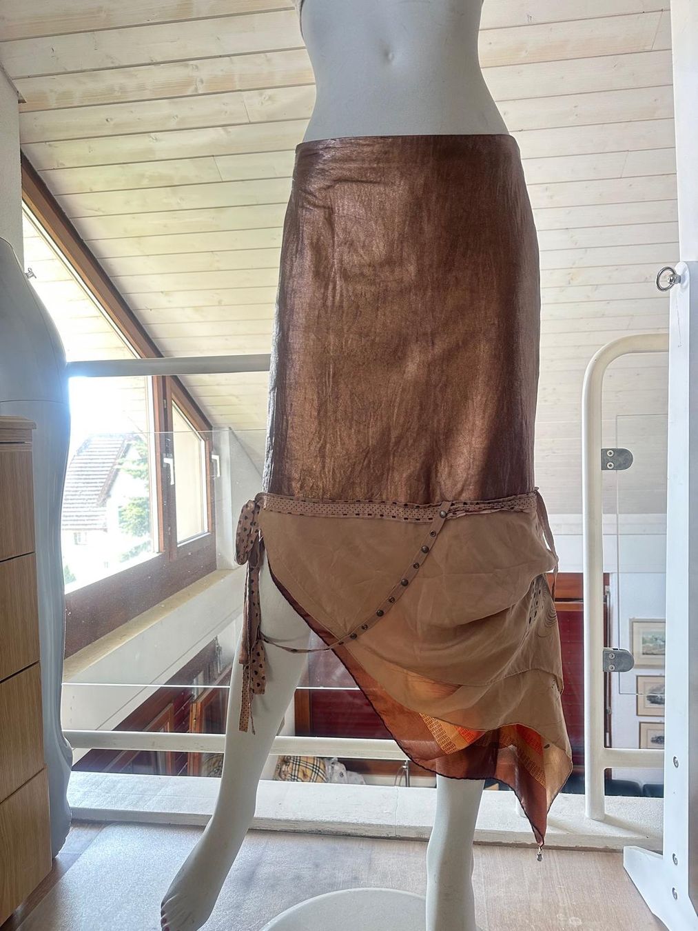 Gonne: Lederjupe mit Seide von Couture ALMA – Usato da Neuhausen venduto da Lechasseur 1