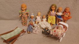 Alte kleine Puppen  mit Zubehör