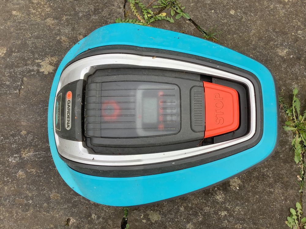 Rasenroboter R70 Li Gardena mit Garage, wenig gebraucht Kaufen auf