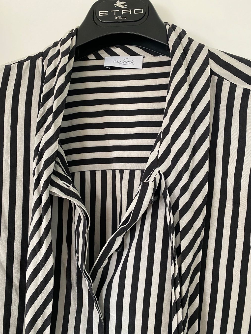 Van Laack Camicette: VAN LAAK Seidenbluse mit Schluppe - Vintage – Usato da Besazio venduto da lionheart63 2
