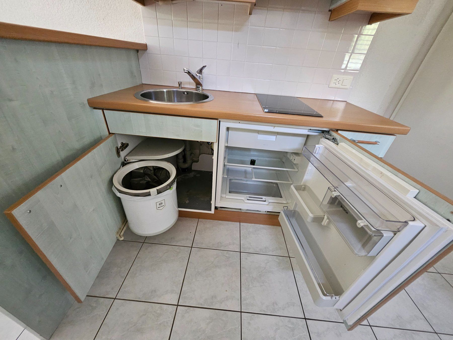 Cucine complete: Petite cuisine avec bar sympa – Usato da Lully VD venduto da Bletru 1