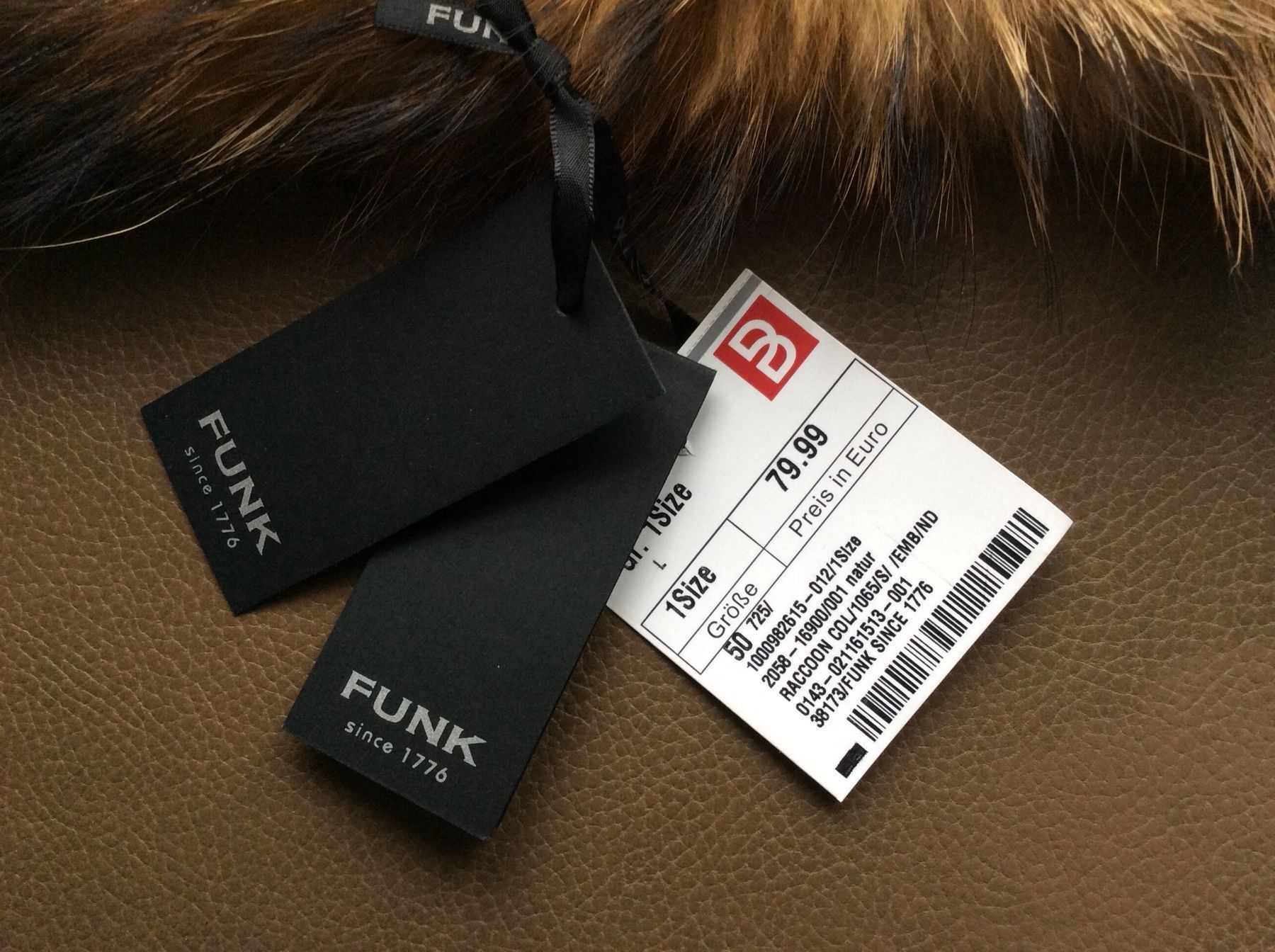 Foulard & Sciarpe: Funk Fellschal – Usato da Salenstein venduto da Esprit57 5