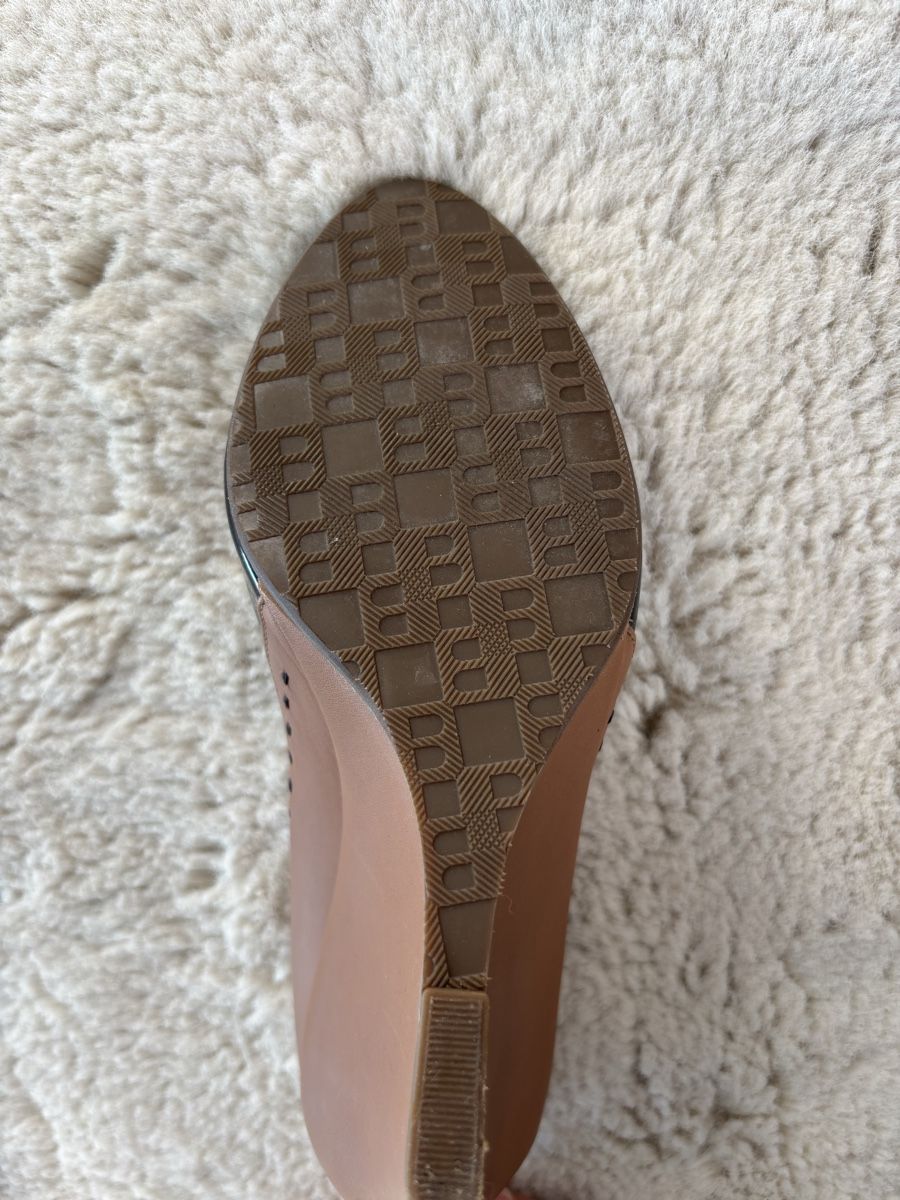 Bally Scarpe da donna: Bally Keilabsatz-Pumps, Gr. 36,5 , Leder – Nuovo (secondo la descrizione) da Steinmaur venduto da aly_mhs6 6