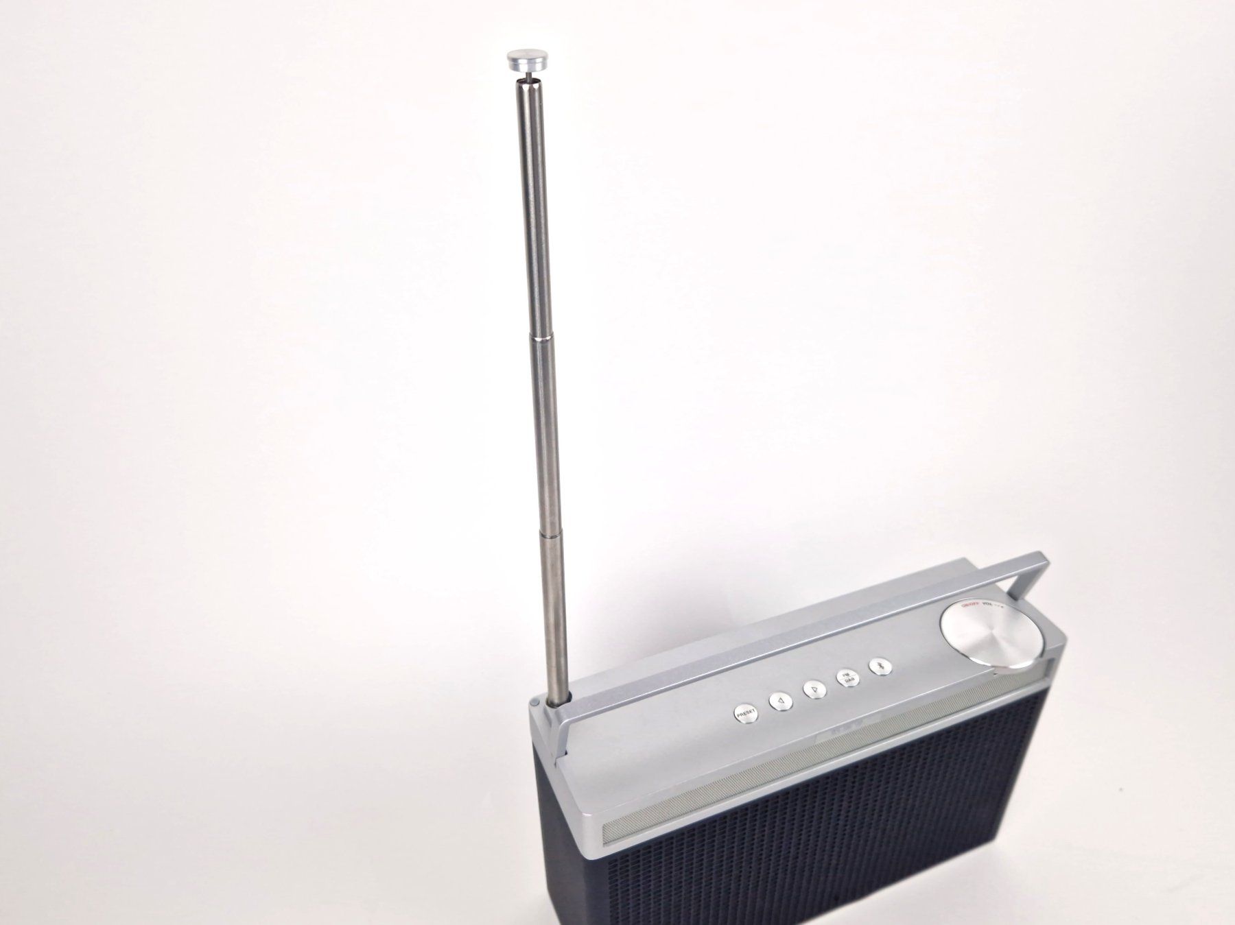 Geneva Radio: Geneva Touring/L DAB+/Bluetooth hi-fi Speaker – Nuovo (secondo la descrizione) da Basel venduto da Restwert_Basel 6