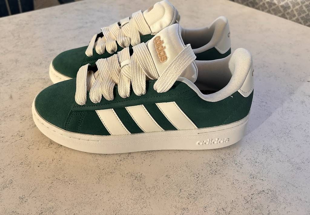 Adidas Chaussures hommes: Chaussure Adidas verte – Neuf (Voir description) à Renens VD par ros_qfh8 2