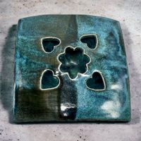 Superbe vase pique fleurs en céramique d'art émaillée bleu