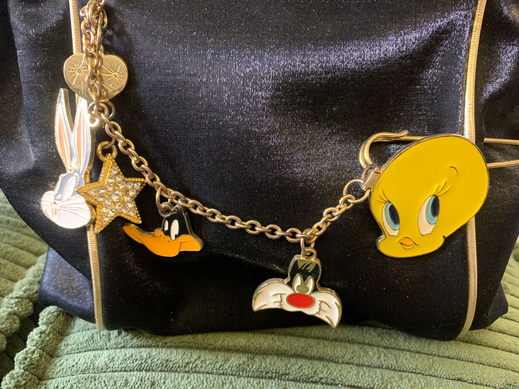Taschen für Damen: Handtasche in schwarz mit Looney Toons – Neu (gemäss Beschreibung) aus Winterthur von Compiorg 1