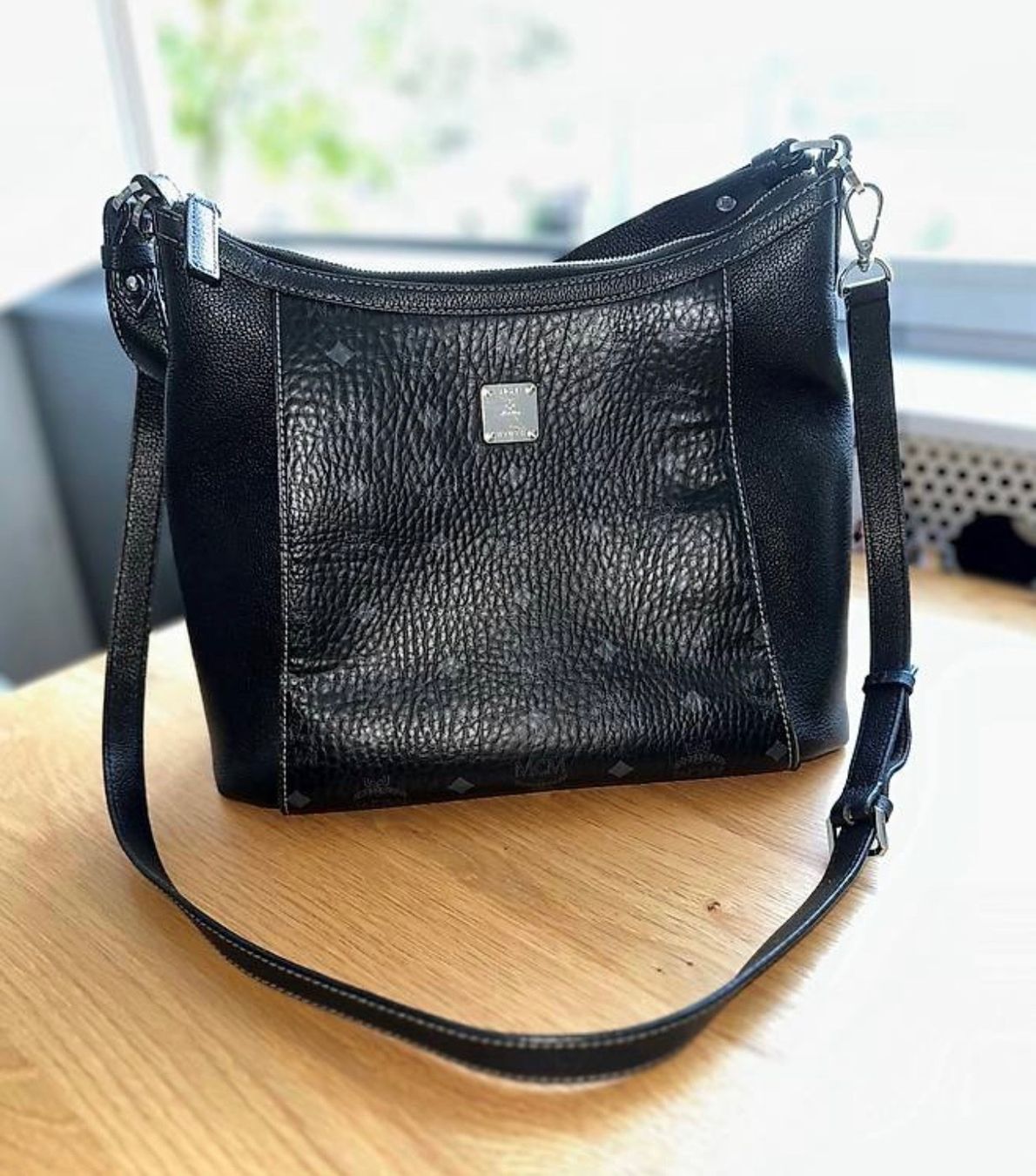 Mcm Borse da donna: Original MCM Medium Luisa Visetos Hobo Bag – Usato da Schlieren venduto da Juressica_717