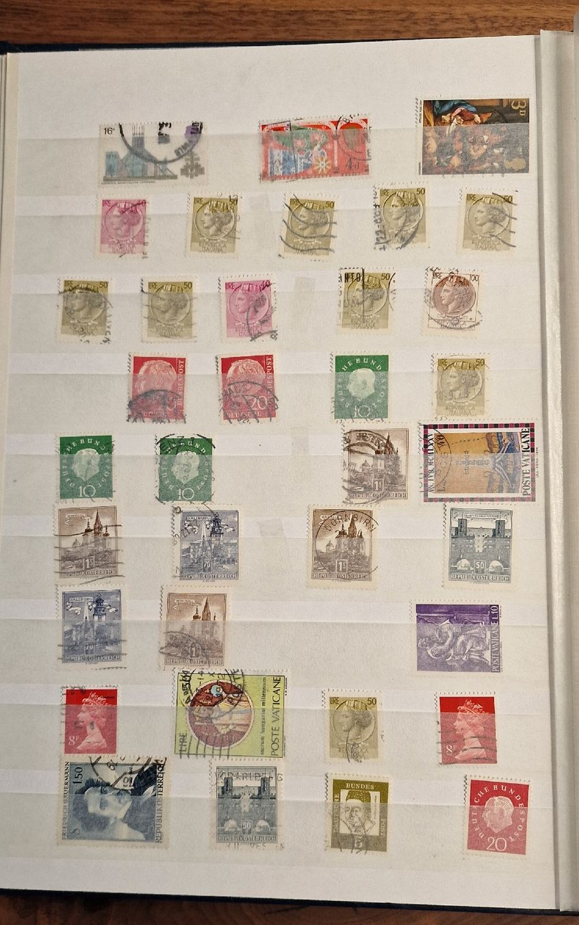 Tutti i francobolli: Briefmarkensammlung international – Usato da Stüsslingen venduto da dolphine_blue 3