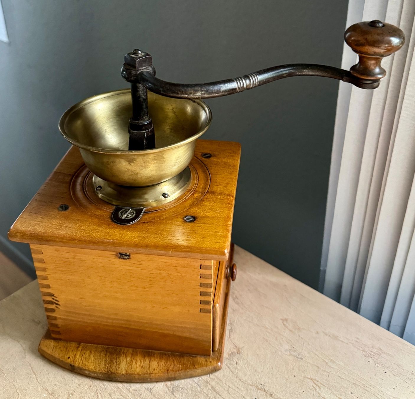 Elettrodomestici da cucina: Sehr schöne antike Kaffeemühle – Usato da Rothrist venduto da Luckywinner 5
